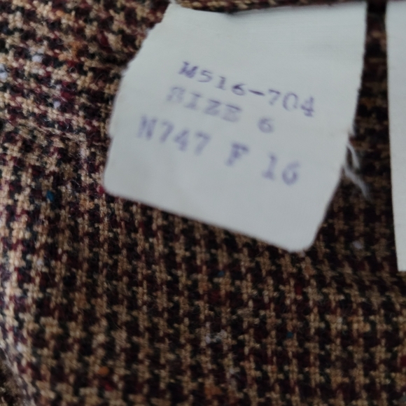 100% wool tweed skirt - Picture 7 of 8